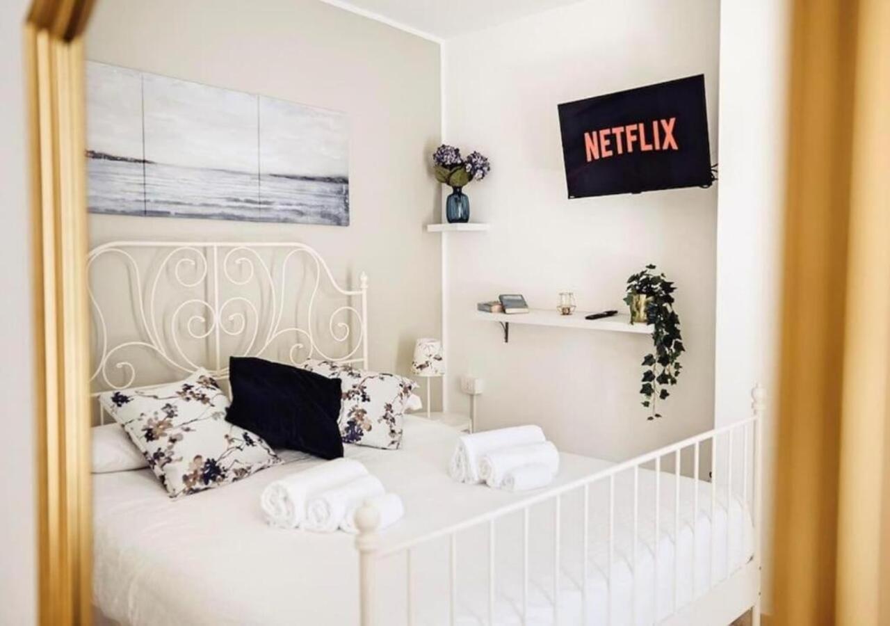 Torre Dalu' - A Due Passi Dalla Spiaggia Di Porta Vecchia, Con Terrazzo Privato E Netflix Monopoli Exteriör bild